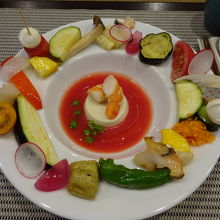 色とりどりの前菜に、思わず喝采