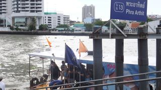 カオサン近くの船着き場