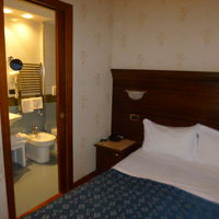 部屋は狭い、アメニティーは最低限