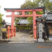 本殿は春日神社本社の旧本殿を移築