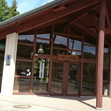 観光案内所とトイレ