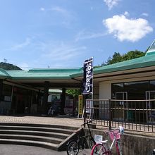 レストランとお土産売り場