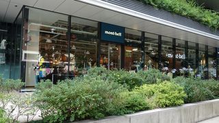 大きくてきれいな店舗