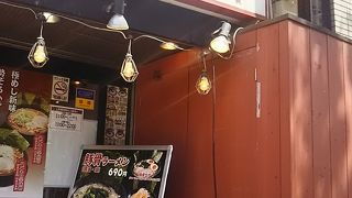 築地の3丁目の裏路地にあるとんこつラーメン