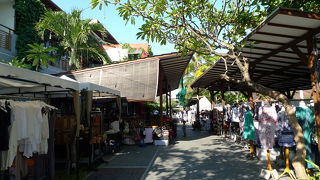 スミニャック・ビレッジができてスミニャック・スクエアは閑古鳥が鳴いていた。　