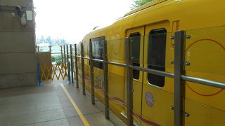 セントーサ島に行く王道はこのモノレールで