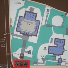 入徳門は、湯島聖堂の最も中心的な建物の大成殿への関門の一つ
