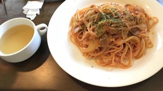 昭和レトロな洋食屋。松本では「時代遅れの洋食屋」として超有名！