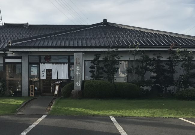 お蕎麦や鰻のひつまぶしが美味しい