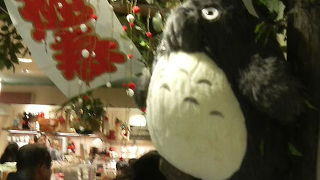 正月は飾り付けや「迎春」凧などで新年らしい感じに