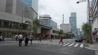 銀座の主要な通りのひとつ