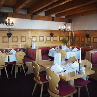 夕食、朝食のレストランです。