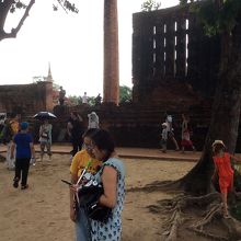 まあこんな感じでレンガの石畳の通路が完成してました