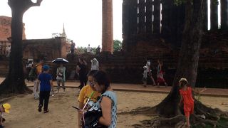 修復工事終わり、駐車場横の売店エリアが工事で潰された