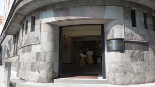 曲線が美しい歴史あるビル