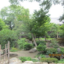 園内の枯れ泉水２