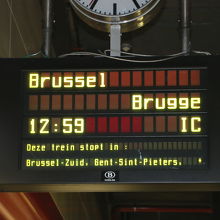 電光掲示板にはIC表示が。