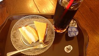 喫茶スペースがあり、アイスコーヒーセットを頂きました