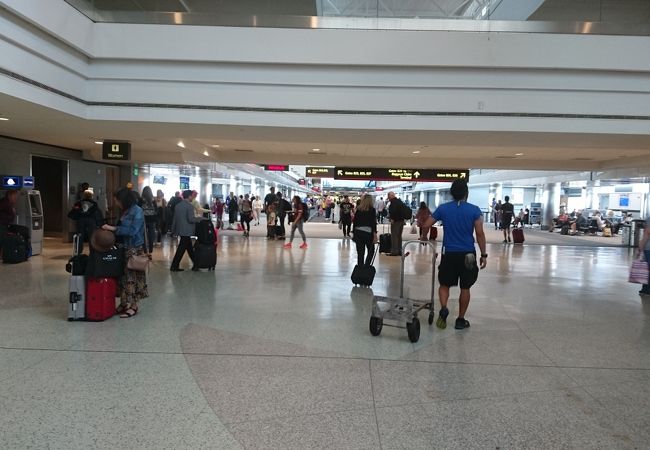 デンバー国際空港 (DEN) Denver International Airport (DEN)