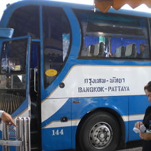 乗り心地や安定性の面は、大型バスが良いのですが、手軽さが問題