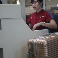 高雄空港の地上職員さん