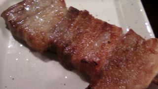 北の静かな酒場という感じのお店です。