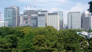 東御苑の展望台