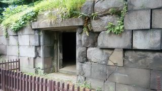 旧江戸城の史跡のひとつ