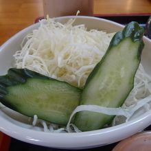 キャベツときゅうりのサラダ