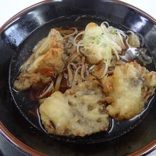 まいたけそば　まいたけが天ぷらに