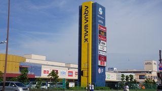 行き来する人の流れが途切れることがないように思います