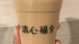 朝市からのタピオカミルクティー