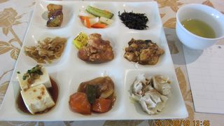 ランチバイキングがお手頃価格でいただけます。