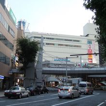 横須賀中央駅とモアーズシティ
