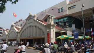 格安・巨大マーケット