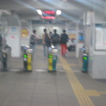 今回は更に50円浮かせるため、大同町駅まで歩きました。