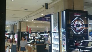 免税店もホテルも