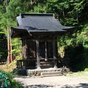 地味かつ小さな神社