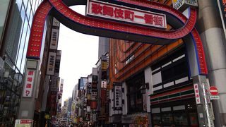 昼夜かまわず賑わっています