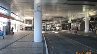 ニュージーランドで最大かつ最も発着便の多い空港だそうです