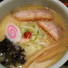 しおらーめん、塩っぽくないですよね☆