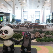 パンダが出迎えてくれます