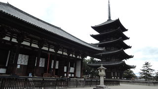 木造の十二神将立像が美しい