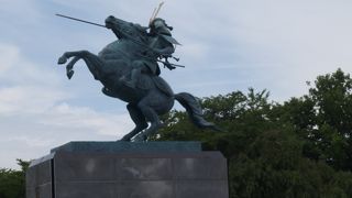 最上義光歴史館ではなく霞城公園内にあります