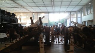 無料エリアだけでも見ごたえ十分。喫茶コーナーや売店もあり