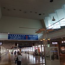 本体はこの先の霞城セントラルの１階