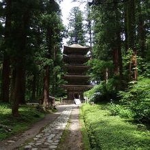 参道からの遠景