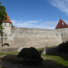 旧市街の南西部にある城壁