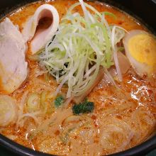 味噌白湯麺、オススメ！