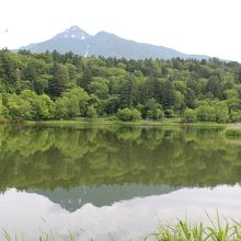 湖面に映える、逆さ利尻富士